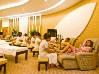 Massage chân 90 Phút (Thảo dược + Đá nóng chân)