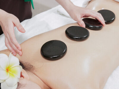 Massage thư giãn toàn thân 60 Phút (Thảo dược + Đá nóng lưng)